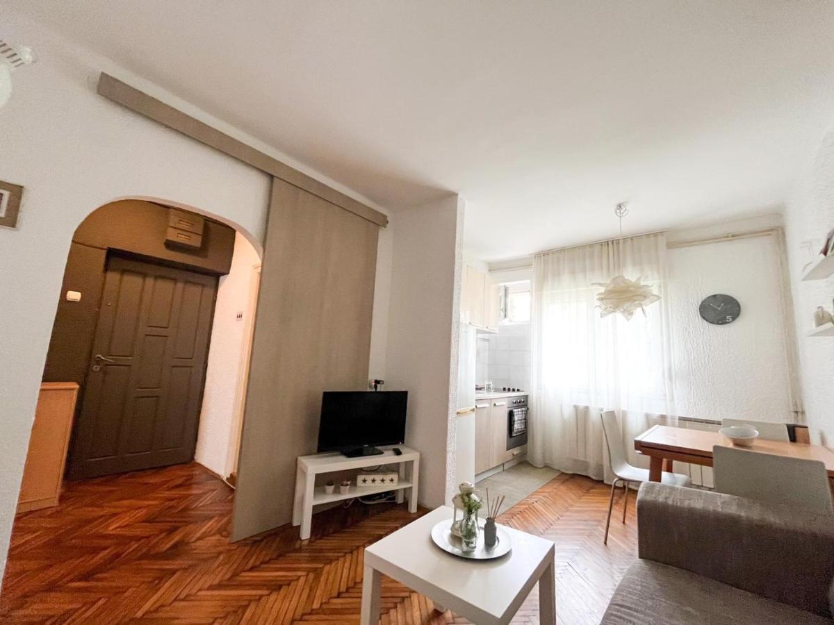 Ferienwohnung Kopernik - Parking Available Belgrad Exterior foto