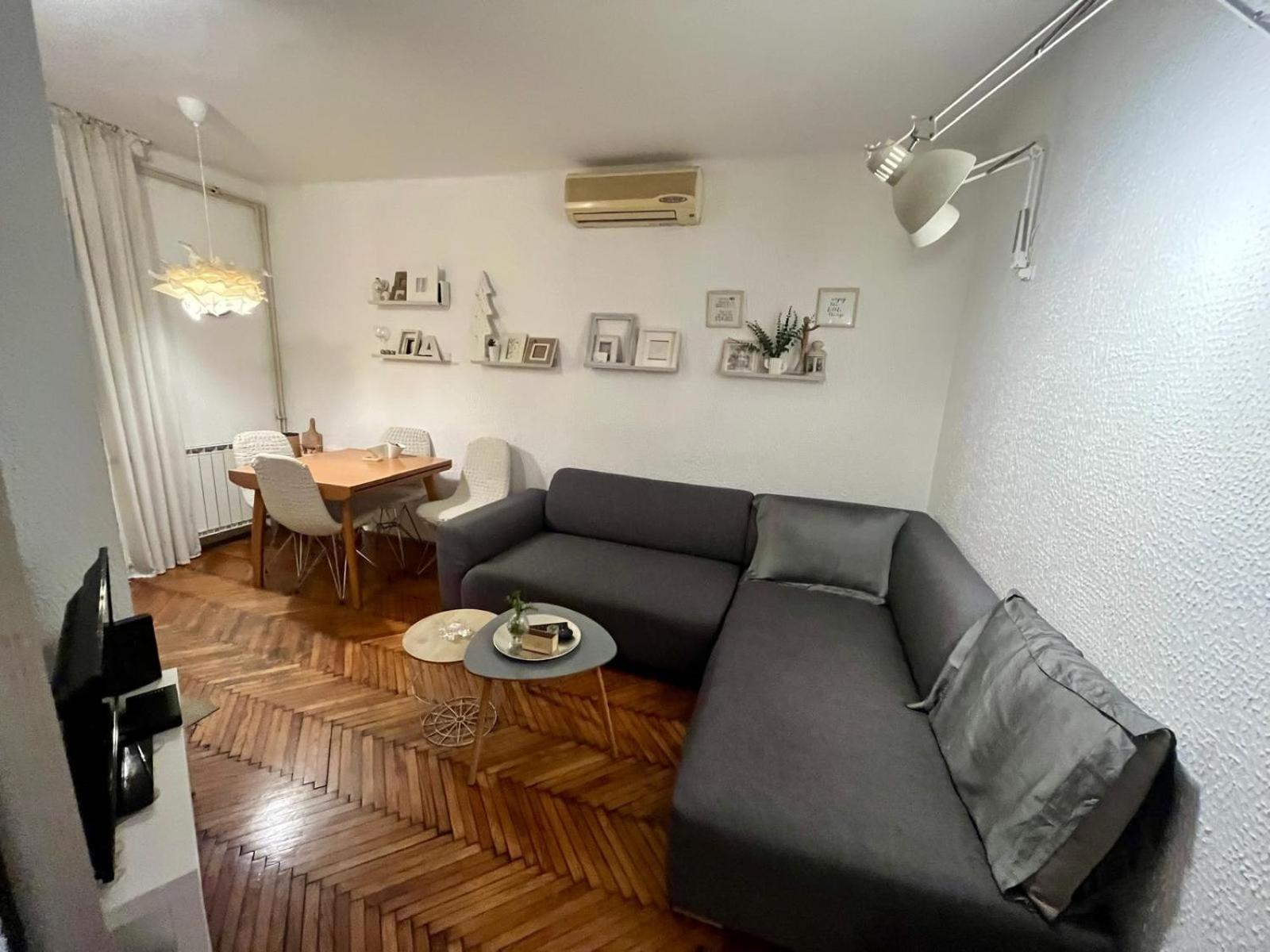 Ferienwohnung Kopernik - Parking Available Belgrad Exterior foto